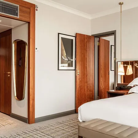 호텔 Hilton 5*