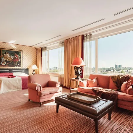 Hilton Hotel 5*