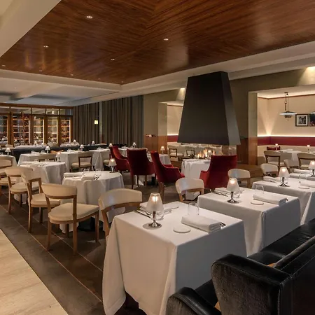 Hilton 호텔