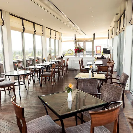 מלון Hilton